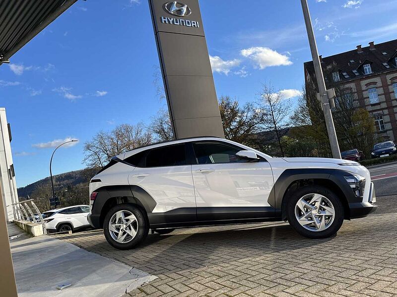 Hyundai Kona Trend Automatik 1.6i 138PS el. Heckklappe + 360 Grad Kamera Trend Automatik 1.6i 138PS el. Heckklappe + 360 Grad Kamera