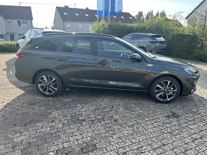 Hyundai i30 cw ADVANTAGE AUTOMATIK !! ! ADVANTAGE AUTOMATIK !! !