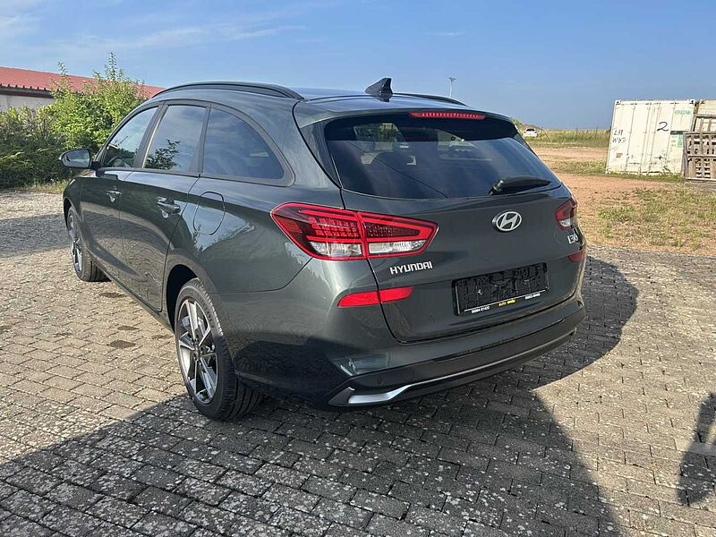 Hyundai i30 cw ADVANTAGE AUTOMATIK !! ! ADVANTAGE AUTOMATIK !! !