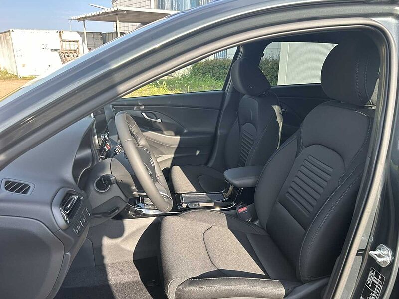 Hyundai i30 cw ADVANTAGE AUTOMATIK !! ! ADVANTAGE AUTOMATIK !! !