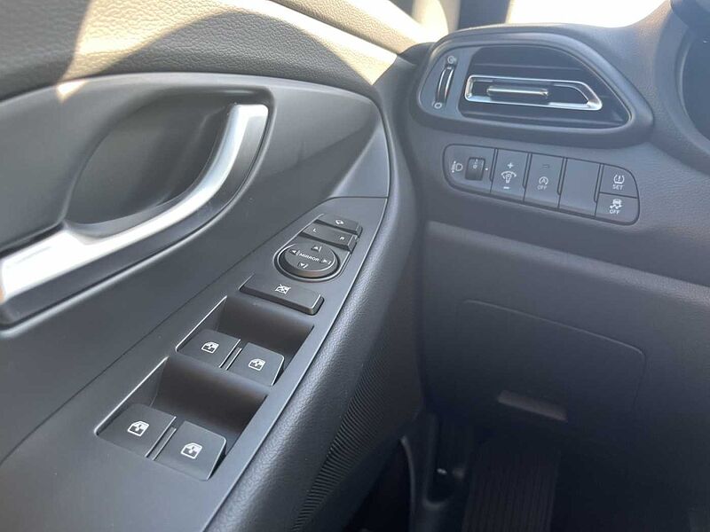 Hyundai i30 ADVANTAGE PLUS TOTWINKEL+SMART-KEY